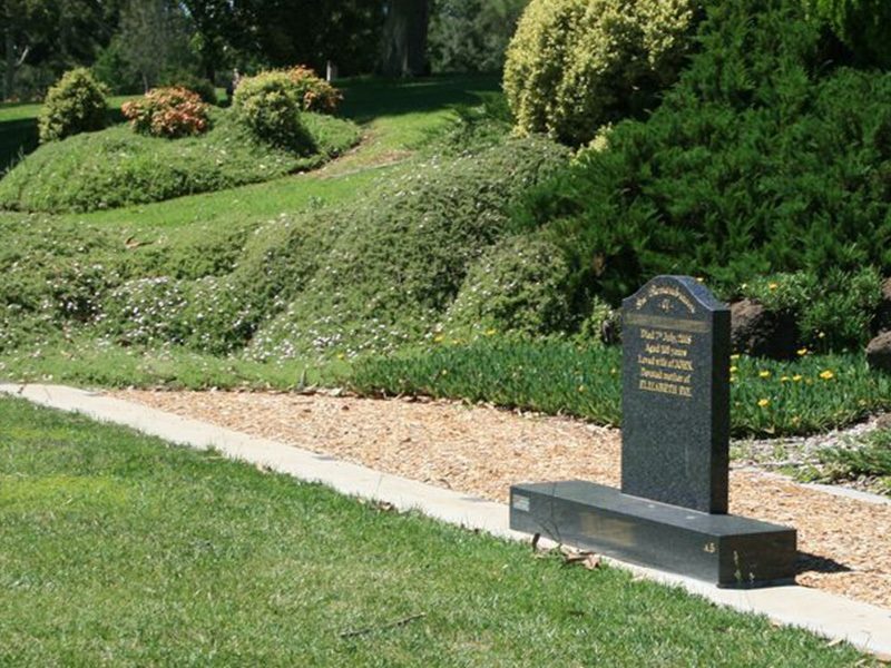Headstone lawn graves (with beam)