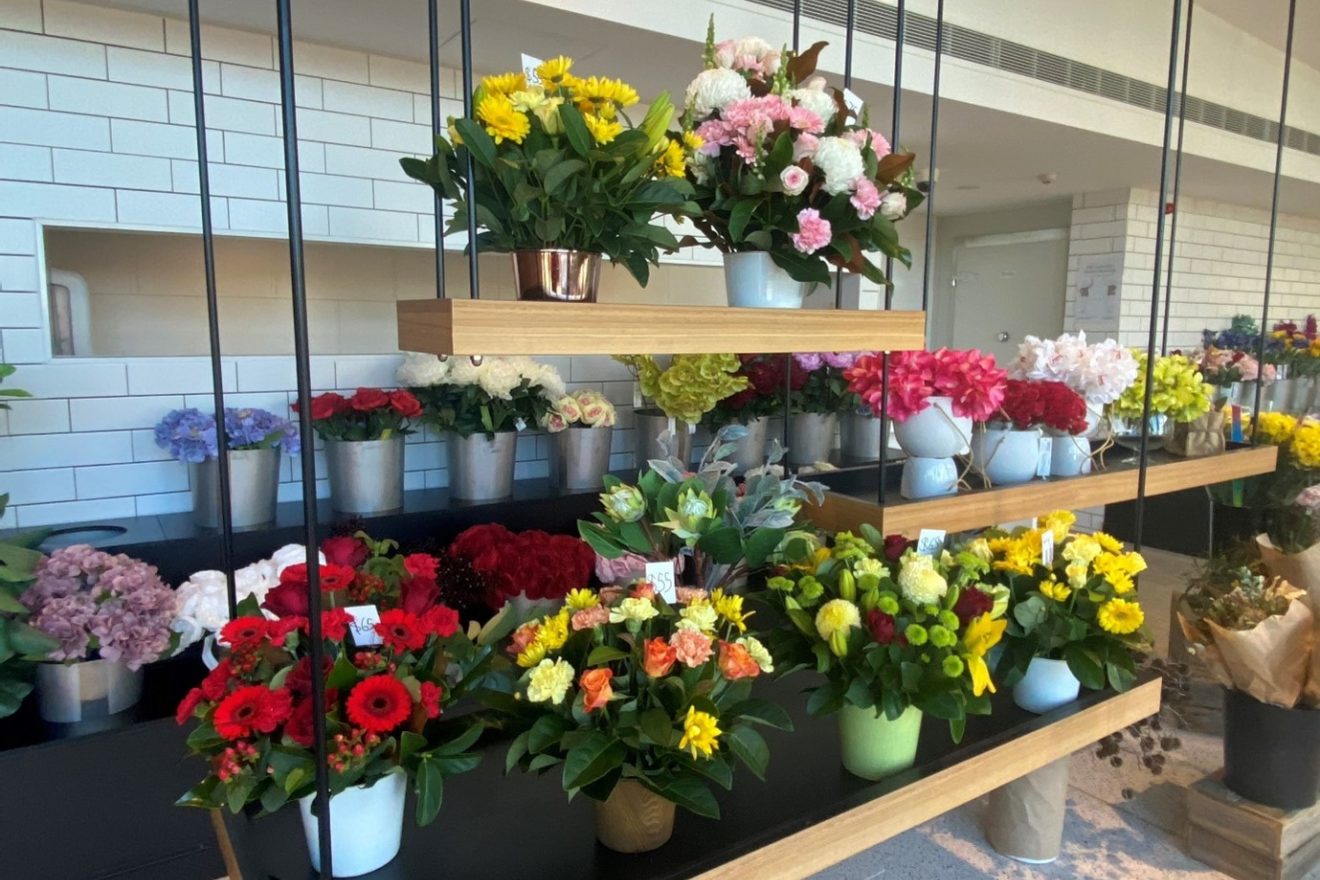 Café Vita et flores, Bunurong Memorial Park, ready to honour and celebrate mums.